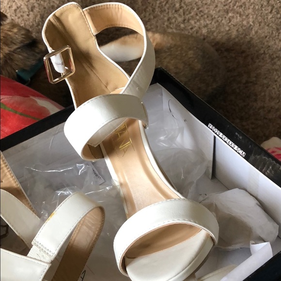 Heels - Picture 3 of 3